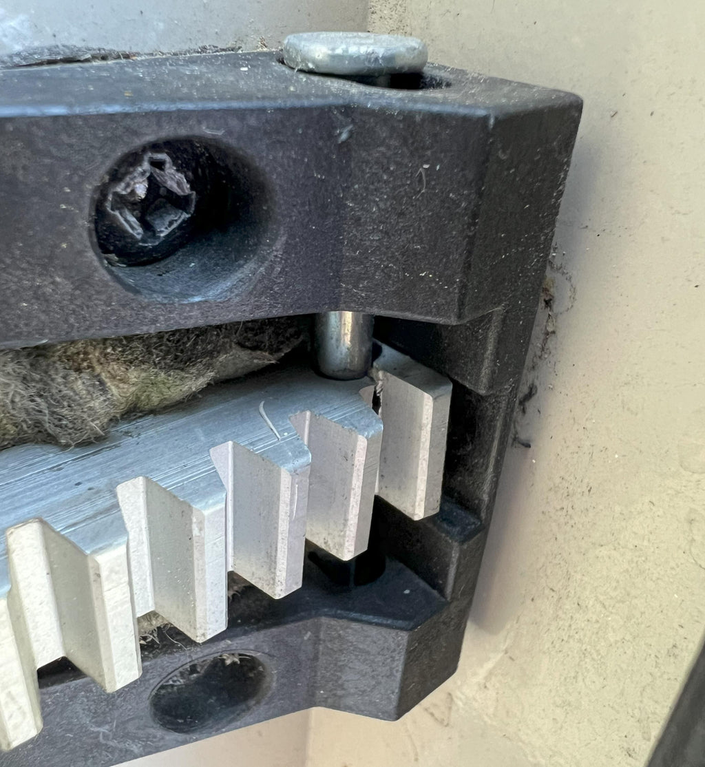 Broken RV Slide Lippert SlimRack Failure! Quick and Easy fix.